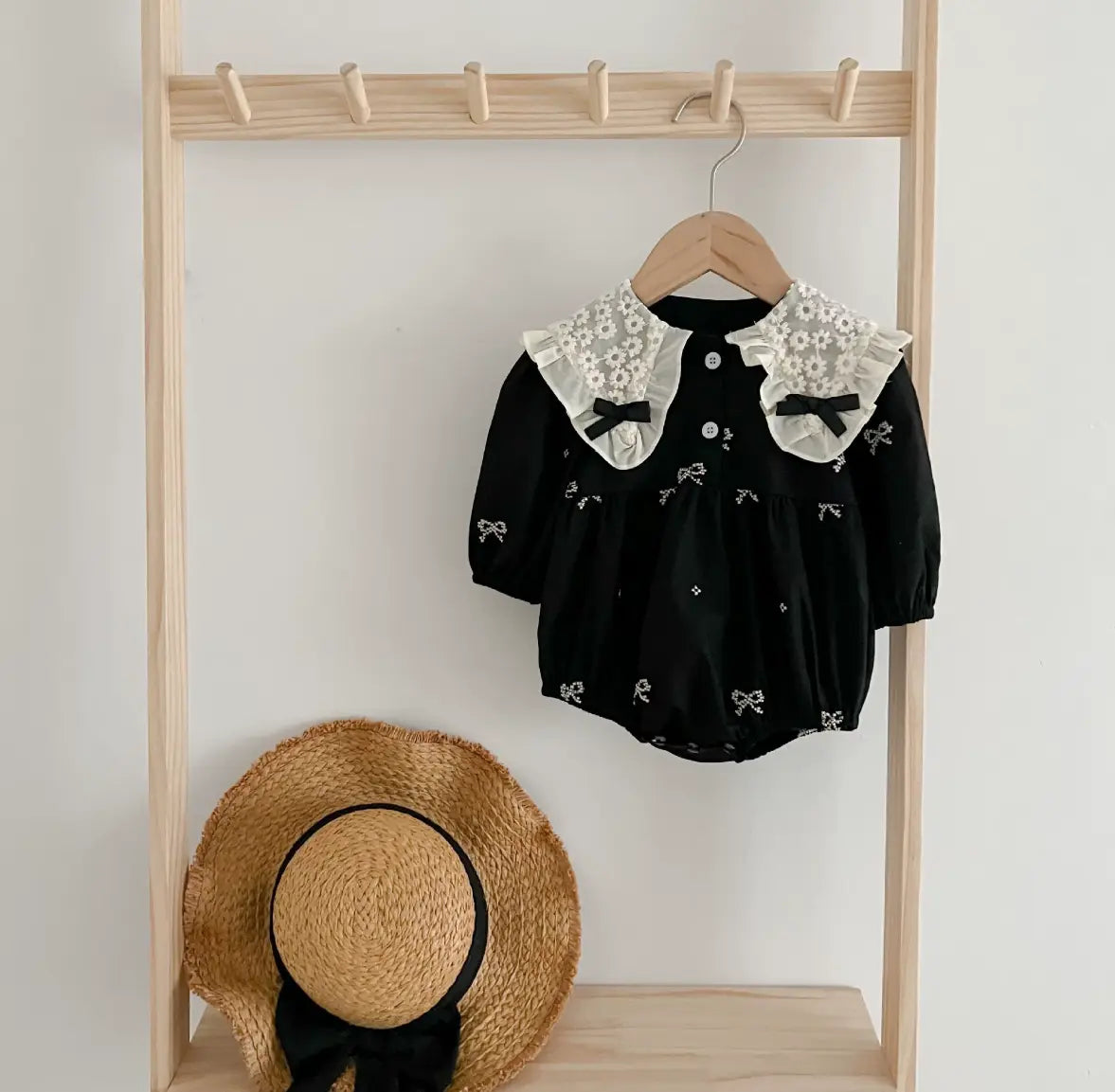 Siyah Fiyonklu Tulum ( 3 Lü Çorap + 3 Lü Bandana ) Set bedobee