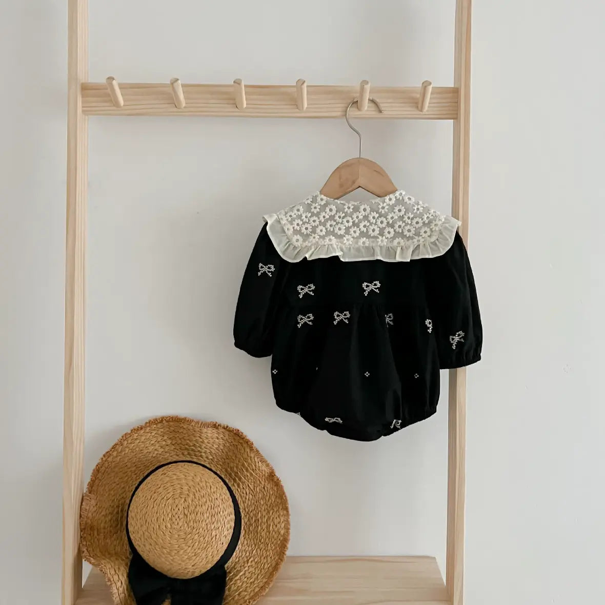 Siyah Fiyonklu Tulum ( 3 Lü Çorap + 3 Lü Bandana ) Set bedobee